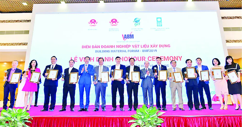 Hòa Bình: Tốp 5 nhà thầu sử dụng nhiều vật liệu không nung ảnh 2 Hòa Bình: Tốp 5 nhà thầu sử dụng nhiều vật liệu không nung ảnh 2