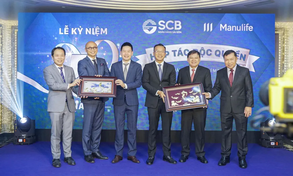 Đại diện Lãnh đạo 2 bên chụp hình lưu niệm tại buổi lễ