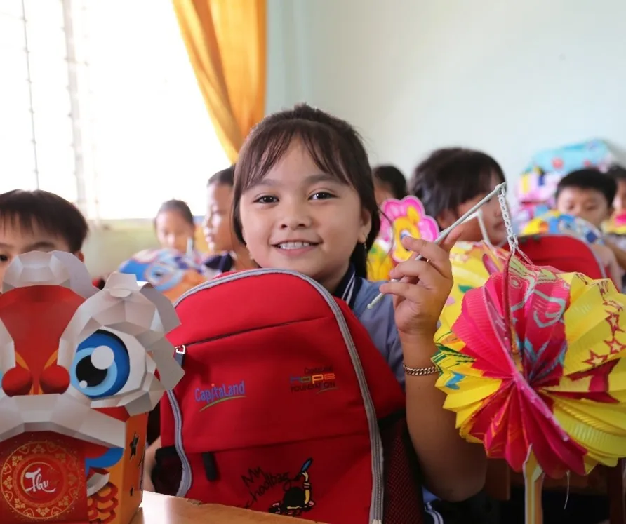  CapitaLand trao quà và học bổng cho hơn 1.400 học sinh tại 4 trường CapitaLand Hope nhân dịp Trung thu ảnh 2