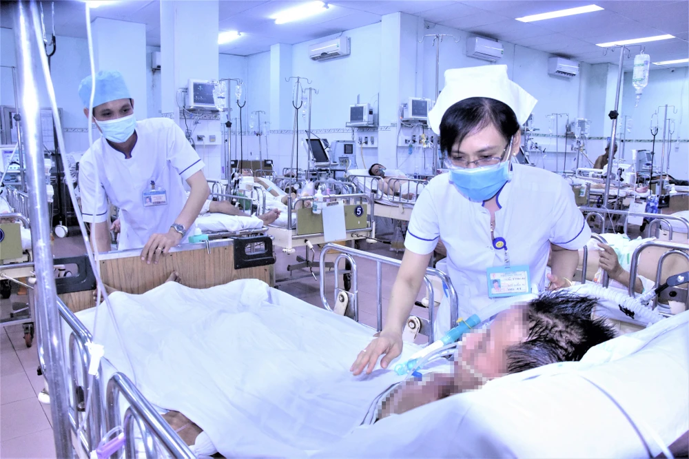 Thầm lặng nghề điều dưỡng ảnh 1 Thầm lặng nghề điều dưỡng ảnh 1