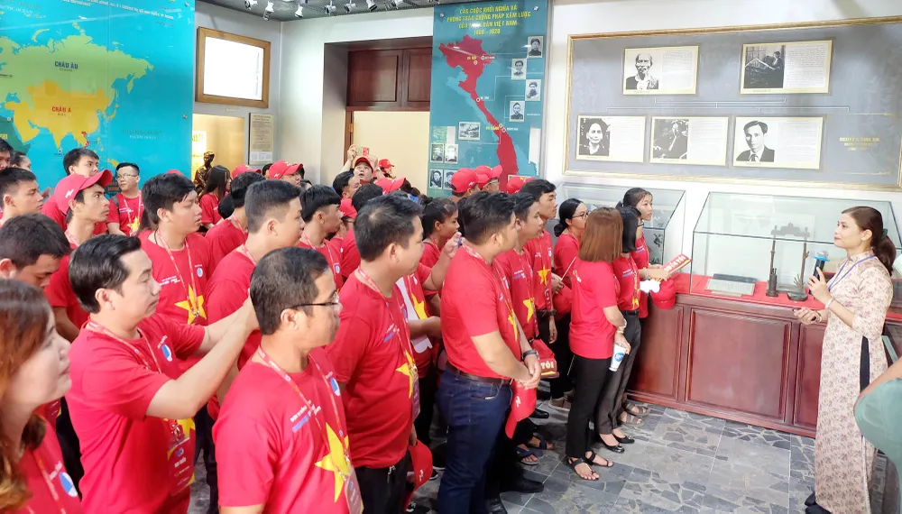 Đấu tranh, bảo vệ nền tảng tư tưởng của Đảng - Nhìn từ thực tiễn - Bài 2: Kịp thời, chủ động và vai trò người đứng đầu ảnh 1