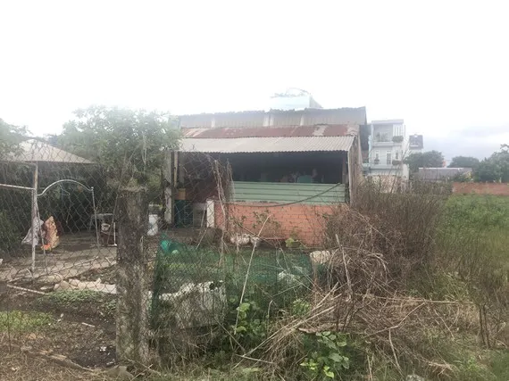 Gia đình ông Nguyễn Thành Chung ở trọ nhiều năm qua, mòn mỏi chờ được cấp sổ đỏ
