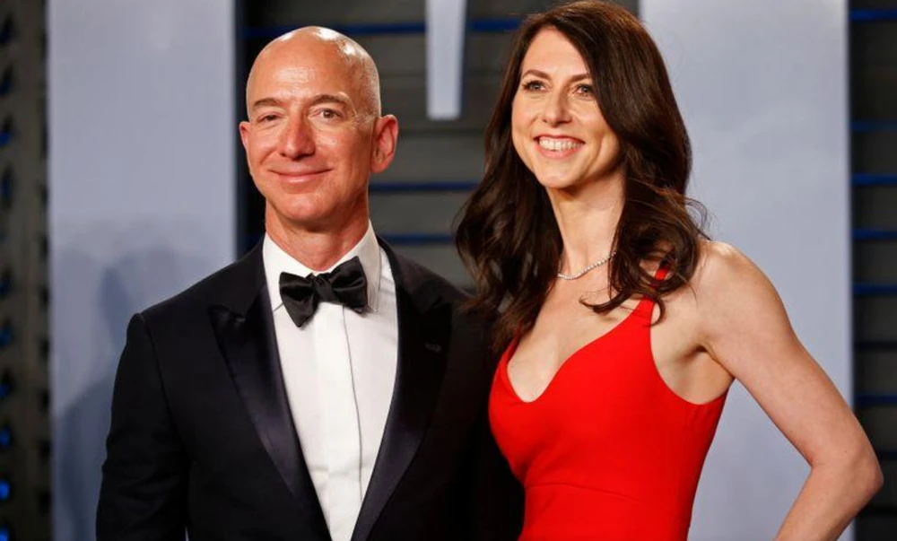 Bà MacKenzie Scott và chồng cũ Jeff Bezos, tại tiệc Oscar 2018, California, Mỹ, ngày 3-4-2018. Ảnh: REUTERS 