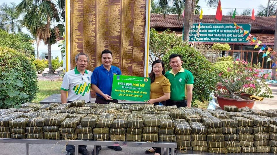 Ấm áp chương trình “Ngàn tấm bánh – Vạn nghĩa tình”