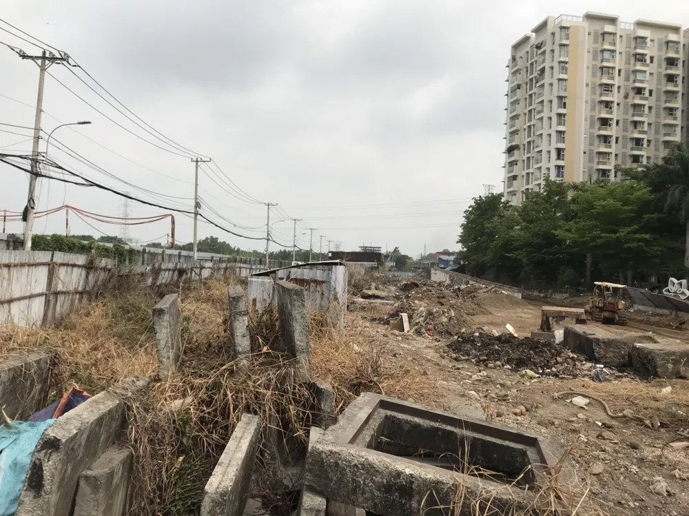 Dự án cầu Nam Lý. Ảnh: QUỐC HÙNG Dự án cầu Nam Lý. Ảnh: QUỐC HÙNG