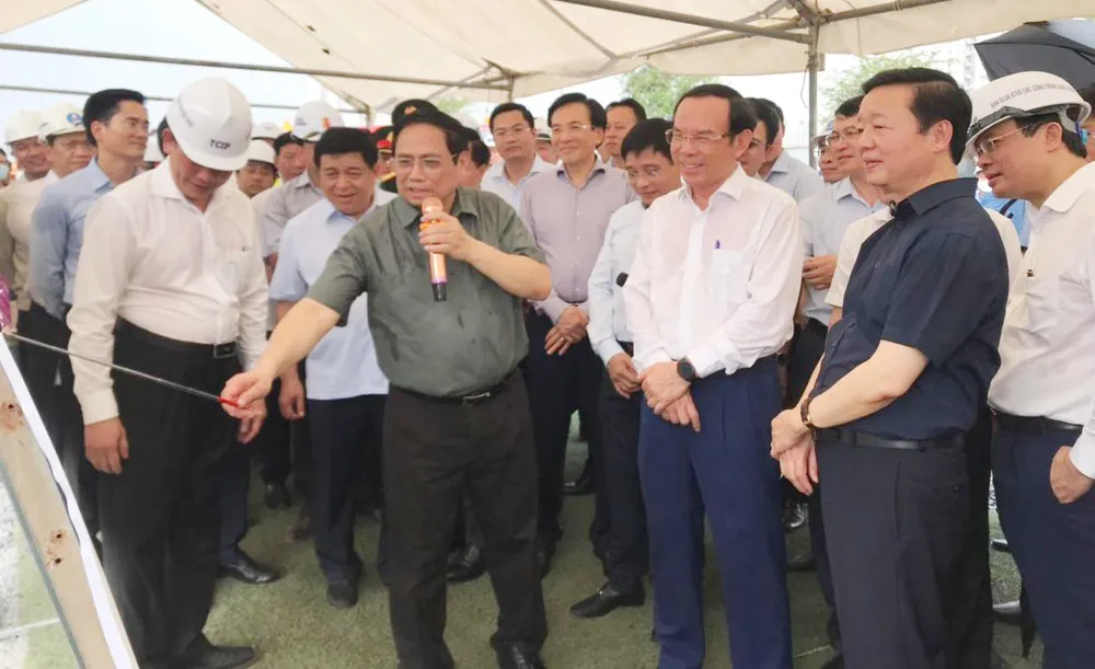 Thủ tướng khảo sát tại Công trình nút giao thông An Phú, TP Thủ Đức. Ảnh: QUỐC HÙNG Thủ tướng khảo sát tại Công trình nút giao thông An Phú, TP Thủ Đức. Ảnh: QUỐC HÙNG