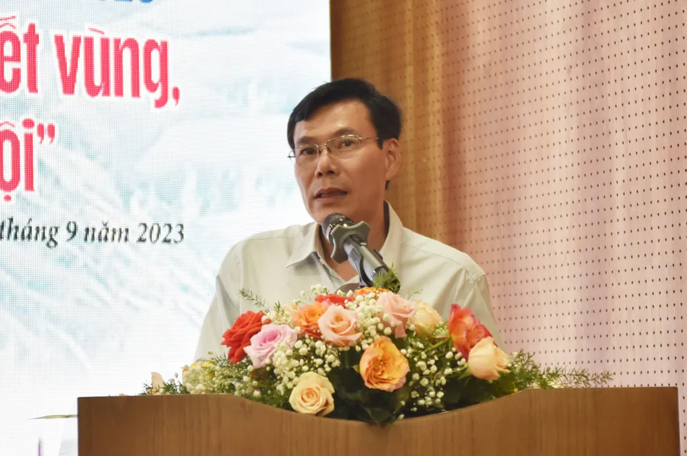 Nhà báo Phạm Trường, Phó Tổng Biên tập Báo Sài Gòn Giải Phóng phát biểu tại hội thảo Nhà báo Phạm Trường, Phó Tổng Biên tập Báo Sài Gòn Giải Phóng phát biểu tại hội thảo