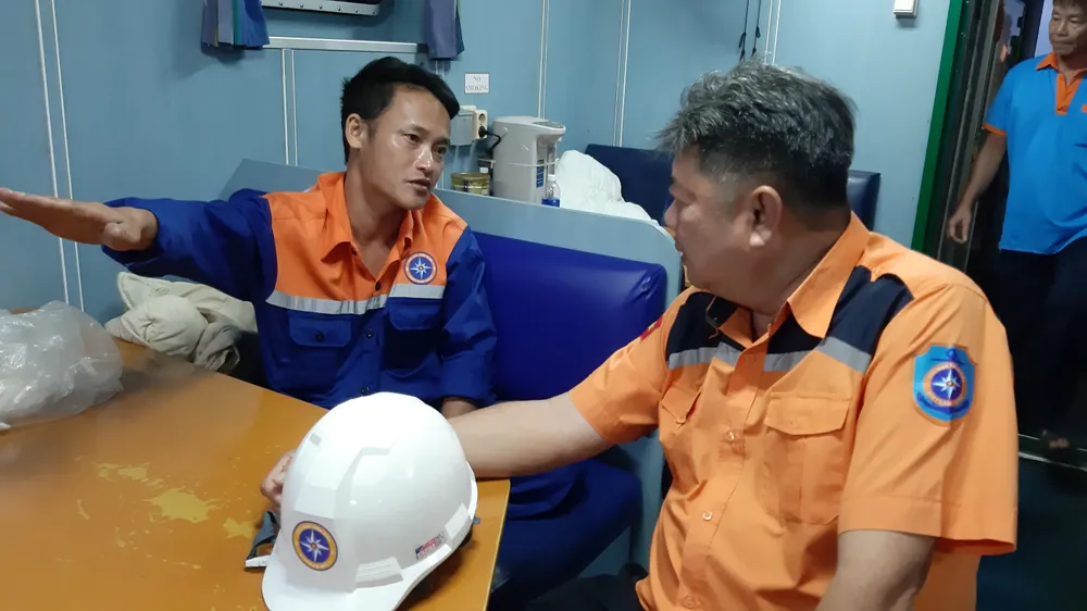 Trung tâm Phối hợp tìm kiếm cứu nạn Hàng hải khu vực 3 động viên thăm hỏi thuyền viên bị nạn