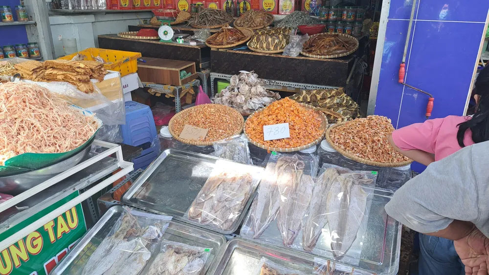 Phong phú mặt hàng hải sản khô Phong phú mặt hàng hải sản khô