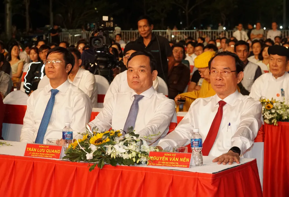 Đồng chí Nguyễn Văn Nên và đồng chí Trần Lưu Quang dự khai mạc Hội xuân núi Bà Đen Đồng chí Nguyễn Văn Nên và đồng chí Trần Lưu Quang dự khai mạc Hội xuân núi Bà Đen