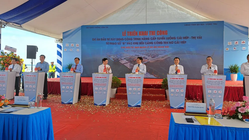 Lãnh đạo Bộ GTVT cùng bấm nút triển khai thi công dự án nạo vét luồng Cái Mép - Thị Vải