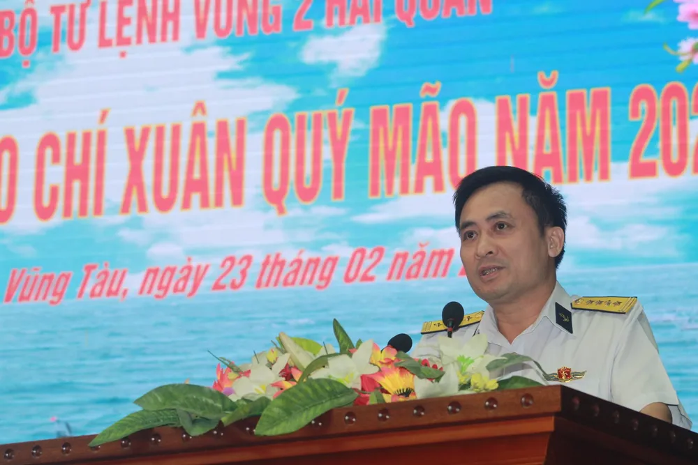 Đại tá Vũ Anh Tuấn, Chính ủy Vùng 2 Hải quân phát biểu tại buổi gặp mặt Đại tá Vũ Anh Tuấn, Chính ủy Vùng 2 Hải quân phát biểu tại buổi gặp mặt