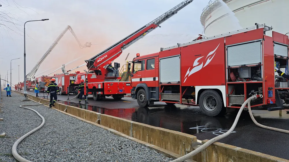 Lực lượng PCCC diễn tập chữa cháy tại Tổ hợp Hóa dầu miền Nam