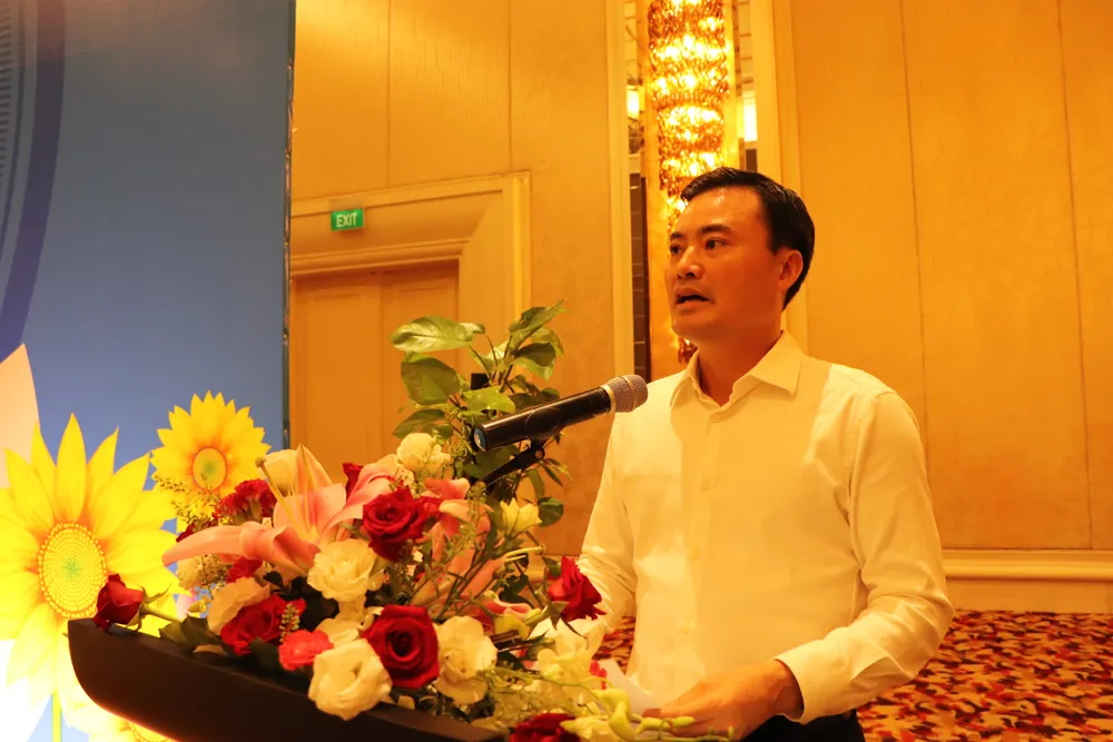 Phó Chủ tịch UBND TPHCM Bùi Xuân Cường trình bày tóm tắt kết quả phối hợp giữa các tỉnh, thành Đông Nam bộ trong quý 3-2023 Phó Chủ tịch UBND TPHCM Bùi Xuân Cường trình bày tóm tắt kết quả phối hợp giữa các tỉnh, thành Đông Nam bộ trong quý 3-2023