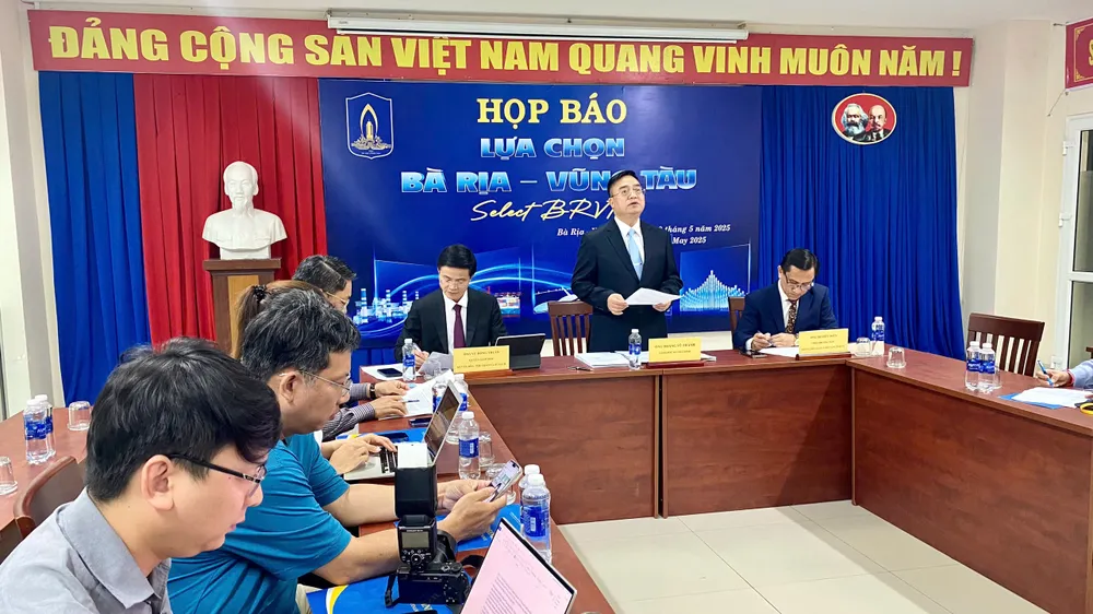 Quang cảnh buổi họp báo