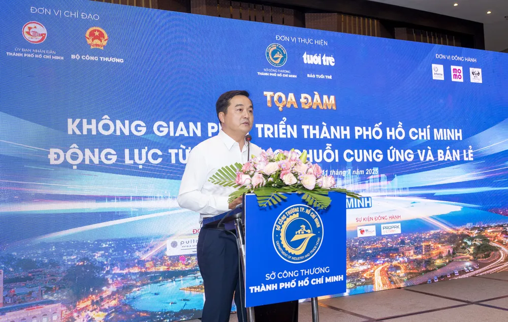 Giám đốc Sở Công thương TPHCM Bùi Tá Hoàng Vũ phát biểu khai mạc tọa đàm Ông Bùi Tá Hoàng Vũ, Giám đốc Sở Công thương phát biểu khai mạc hội nghị..jpg