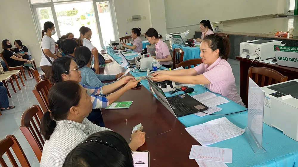 Phòng giao dịch Ngân hàng Chính sách xã hội Phú Mỹ tổ chức phiên giao dịch lần thứ 6 và tiếp tục giải ngân nguồn vốn chính sách đến người dân có hoàn cảnh khó khăn