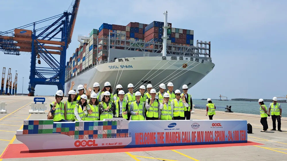 Sự kiện đón siêu tàu container OOCL Spain cập cụm cảng nước sâu Cái Mép - Thị Vải Sự kiện đón siêu tàu container OOCL Spain cập cụm cảng nước sâu Cái Mép- Thị Vải.jpg