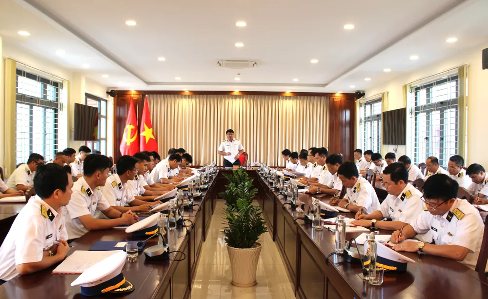 Đại tá Triệu Thanh Tùng, Phó Tư lệnh Vùng 2 Hải quân kết luận kiểm tra tại Trung tâm Bảo đảm - Kỹ thuật 2. Đại tá Triệu Thanh Tùng, Phó Tư lệnh Vùng 2 Hải quân kết luận kiểm tra.JPG