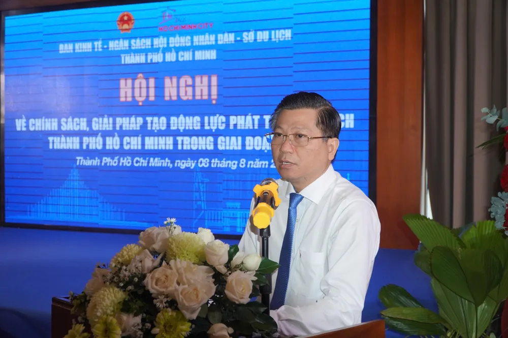 Phó Chủ tịch HĐND TPHCM Trần Văn Tuấn đánh giá cao sự đóng góp của ngành du lịch cho sự phát triển chung của thành phố z6887246293271_972e3ad3b06f8085714b026755107275.jpg