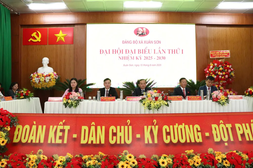Đại hội đại biểu Đảng bộ xã Xuân Sơn lần thứ I, nhiệm kỳ 2025-2030 z6909918734746_555cb63e7dfe997096c5bbf9fad29fe2.jpg