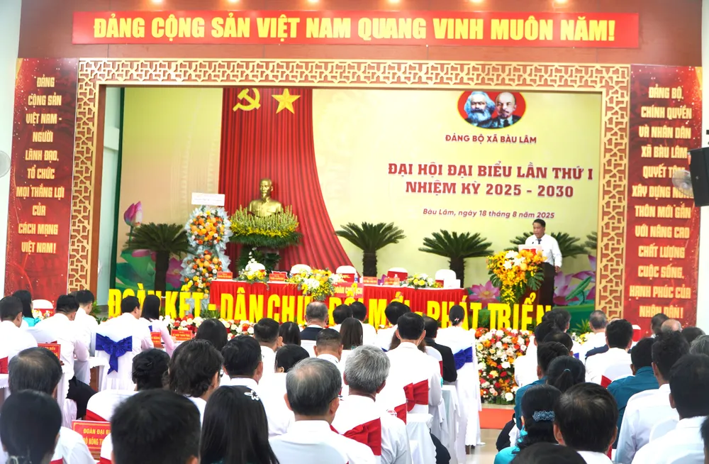 Quang cảnh Đại hội đại biểu xã Bàu Lâm lần thứ I DSC01613.JPG