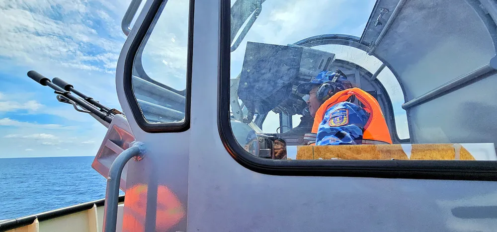 Cán bộ, chiến sĩ  Vùng Cảnh sát biển 3 nêu cao quyết tâm, bình tĩnh, tự tin, thực hiện tốt từng bài bắn, bắn trúng mục tiêu..jpg