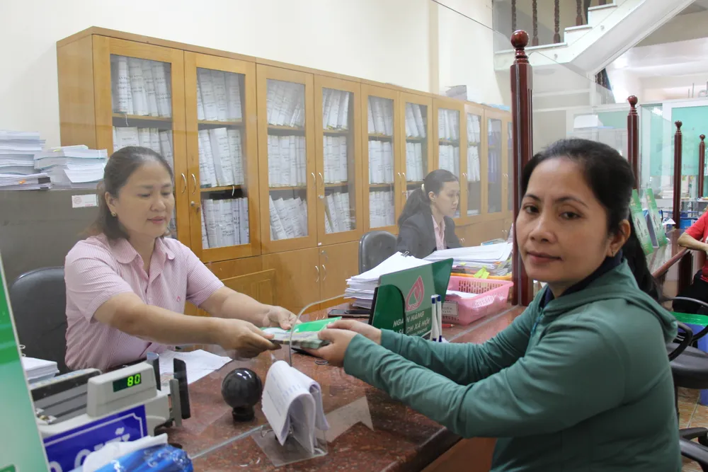 Phòng Giao dịch NHCSXH Vũng Tàu giải ngân vốn tín dụng chính sách giai ngan von.JPG