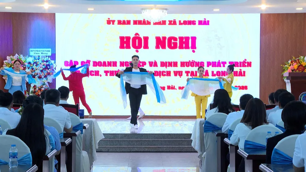 Quang cảnh hội nghị z7129720460727_88af20eb00552428fea1d9a2e60fce2f.jpg