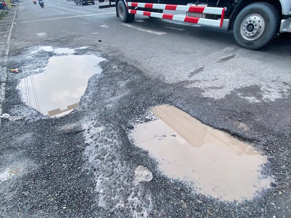 Quốc lộ 51 hư hỏng nhiều đoạn trên địa bàn tỉnh Đồng Nai