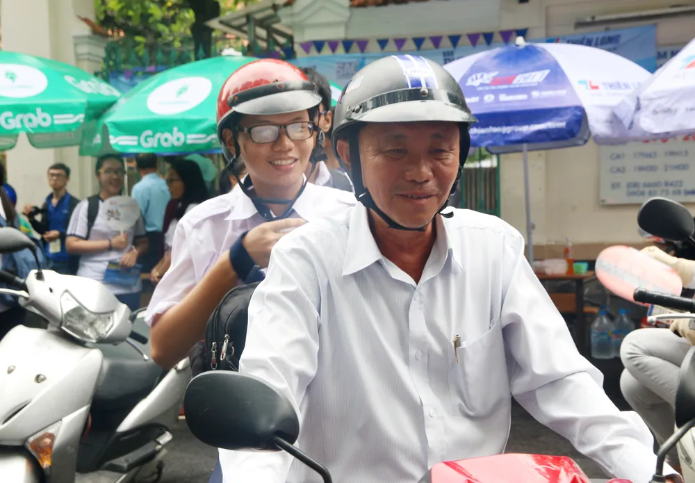 Con thi, bố mẹ cũng thi… ảnh 14