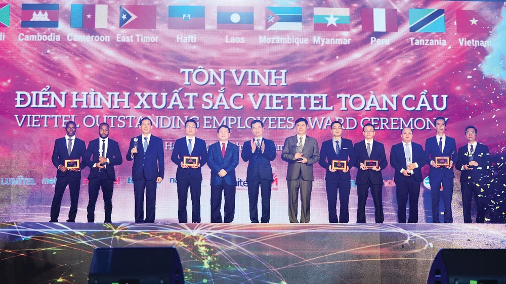 Hội nghị tôn vinh 5 tập thể và 6 cá nhân xuất sắc toàn cầu trong năm 2016