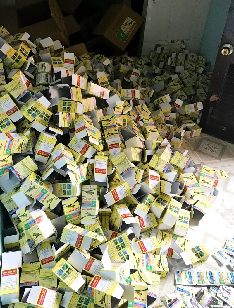 Phá cơ sở sản xuất thuốc bảo vệ thực vật giả ảnh 3