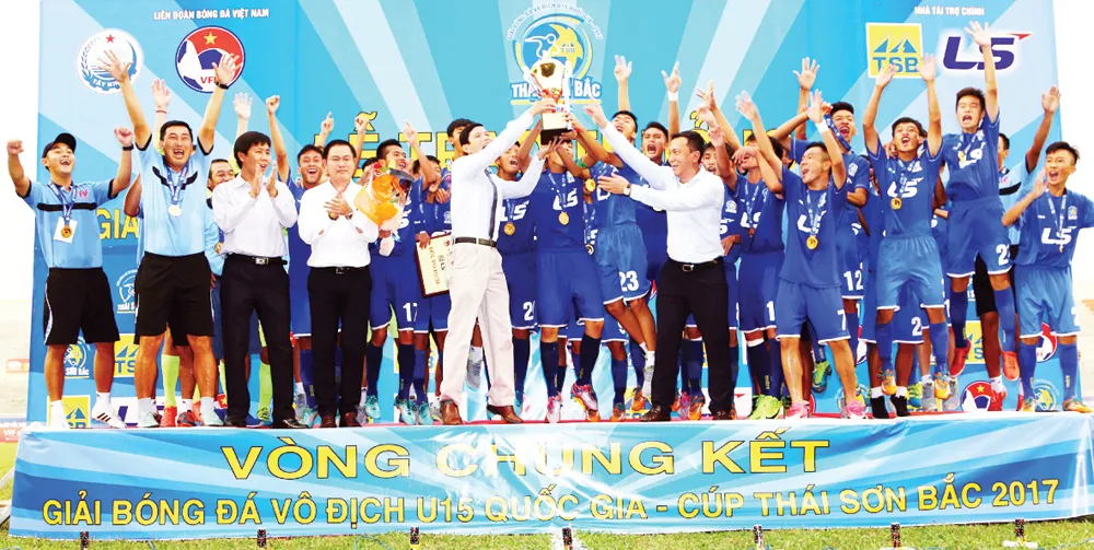 VCK giải bóng đá U.15 quốc gia 2017: Đội PVF lần thứ 3 vô địch ảnh 1 VCK giải bóng đá U.15 quốc gia 2017: Đội PVF lần thứ 3 vô địch ảnh 1