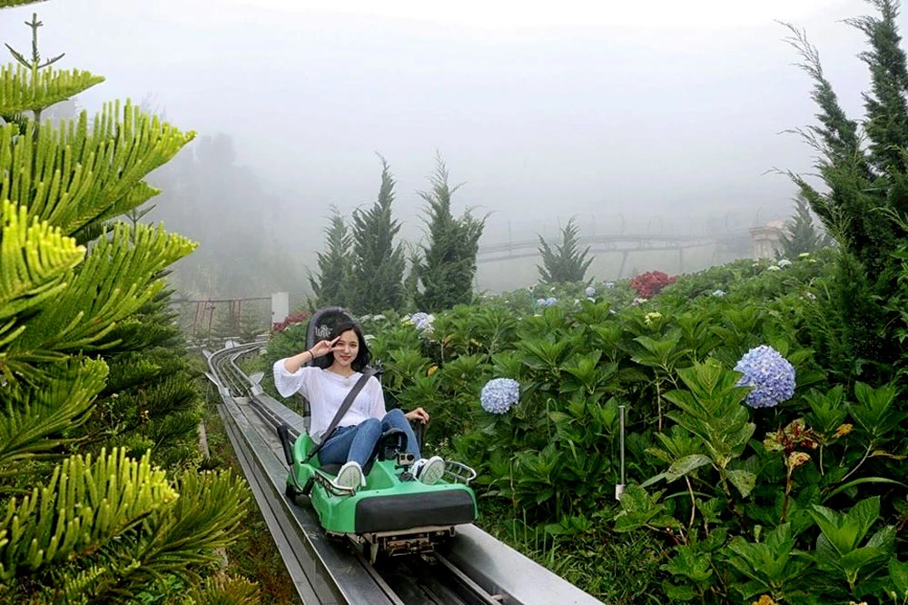 TWICE phấn khích du ngoạn Sun World Ba Na Hills ảnh 9 TWICE phấn khích du ngoạn Sun World Ba Na Hills ảnh 9