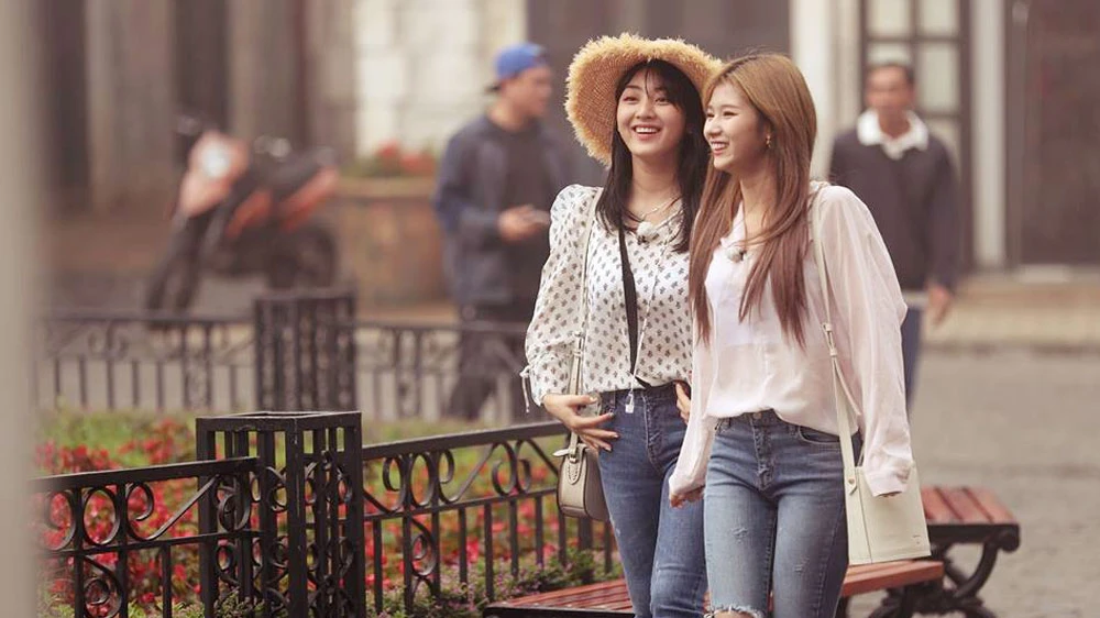 TWICE phấn khích du ngoạn Sun World Ba Na Hills ảnh 3 TWICE phấn khích du ngoạn Sun World Ba Na Hills ảnh 3