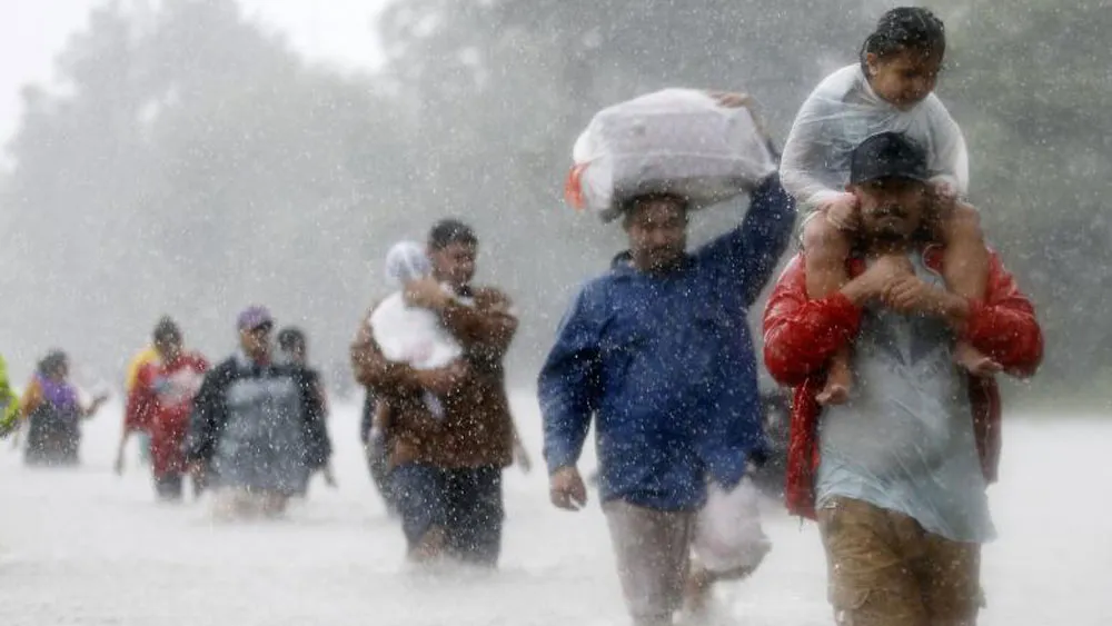 LHQ lo ngại, TP Houston giới nghiêm sau bão Harvey ảnh 1