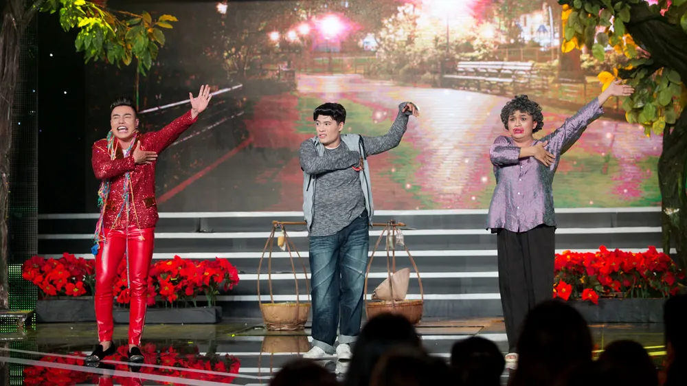 Võ Tấn Phát đăng quang Quán quân bảng Triển vọng Cười xuyên Việt 2017 ảnh 1