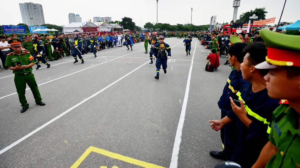 Hàng trăm chiến sĩ PCCC tham gia hội thi nghiệp vụ cứu hộ, cứu nạn  ​ ảnh 3