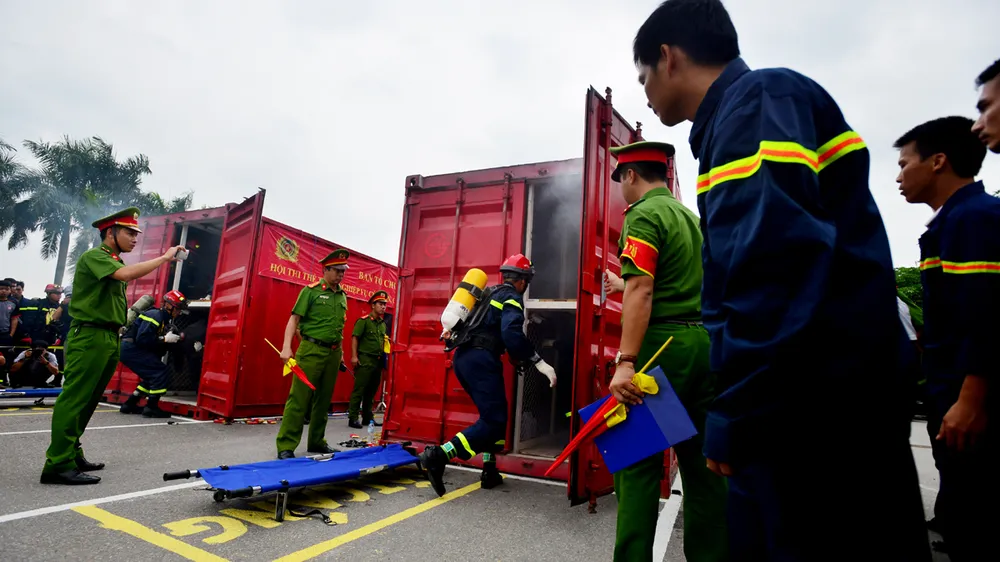 Hàng trăm chiến sĩ PCCC tham gia hội thi nghiệp vụ cứu hộ, cứu nạn  ​ ảnh 5