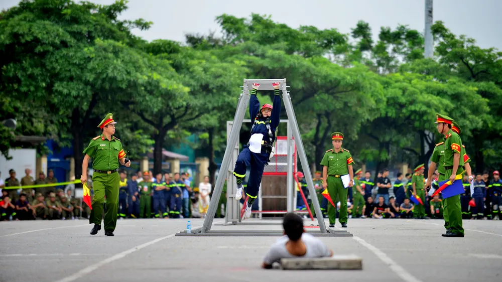 Hàng trăm chiến sĩ PCCC tham gia hội thi nghiệp vụ cứu hộ, cứu nạn  ​ ảnh 10