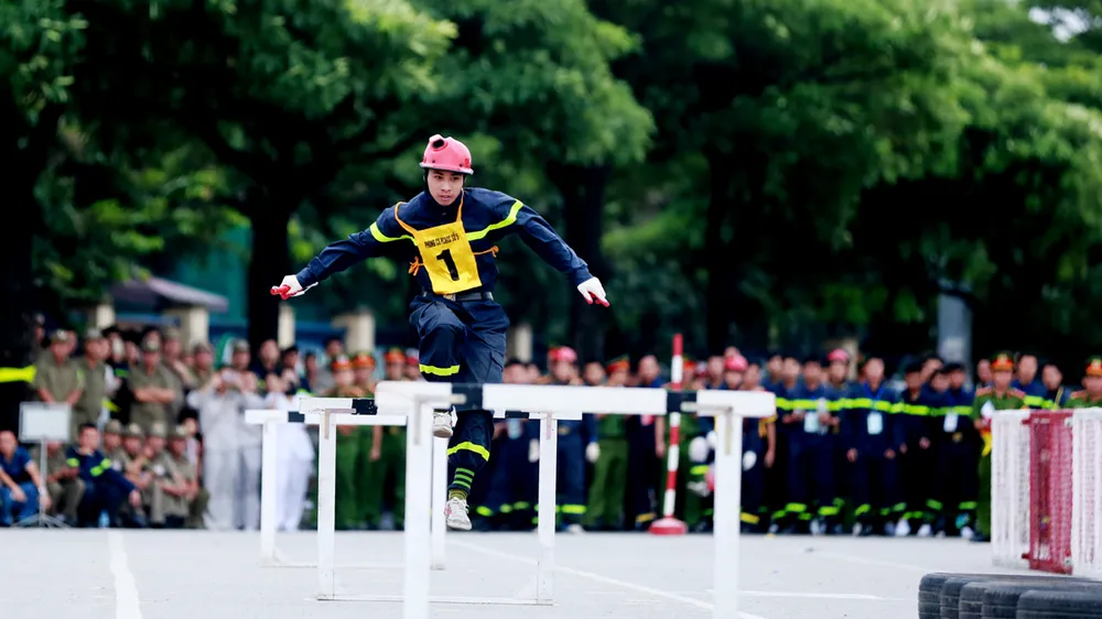 Hàng trăm chiến sĩ PCCC tham gia hội thi nghiệp vụ cứu hộ, cứu nạn  ​ ảnh 11