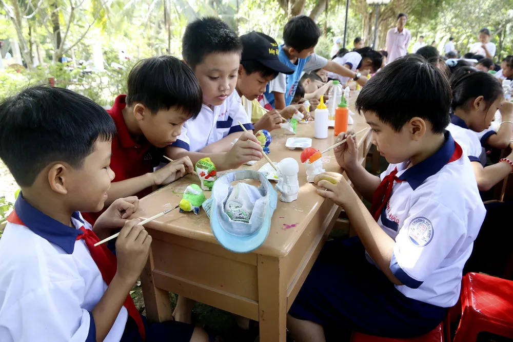 Mang “Trung thu mơ ước” đến với trẻ em Bến Tre ảnh 5