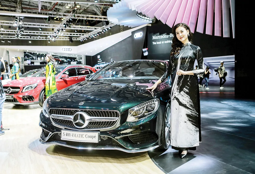Mercedes-Benz giới thiệu Mercedes-AMG GLA 45 4MATIC nâng cấp và S 400 4MATIC Coupé ảnh 1 Mercedes-Benz giới thiệu Mercedes-AMG GLA 45 4MATIC nâng cấp và S 400 4MATIC Coupé ảnh 1