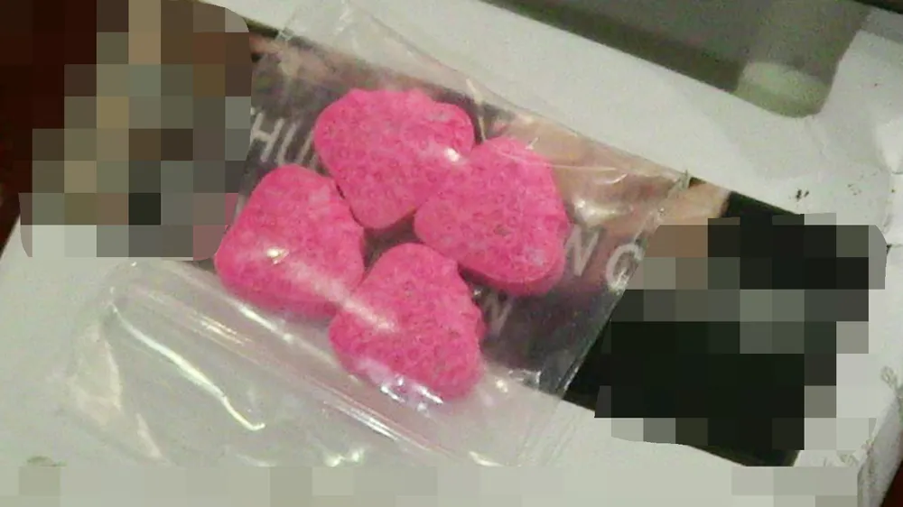 Đột kích 2 quán bar, phát hiện nhiều dân chơi nghi “phê” ma tuý ảnh 5