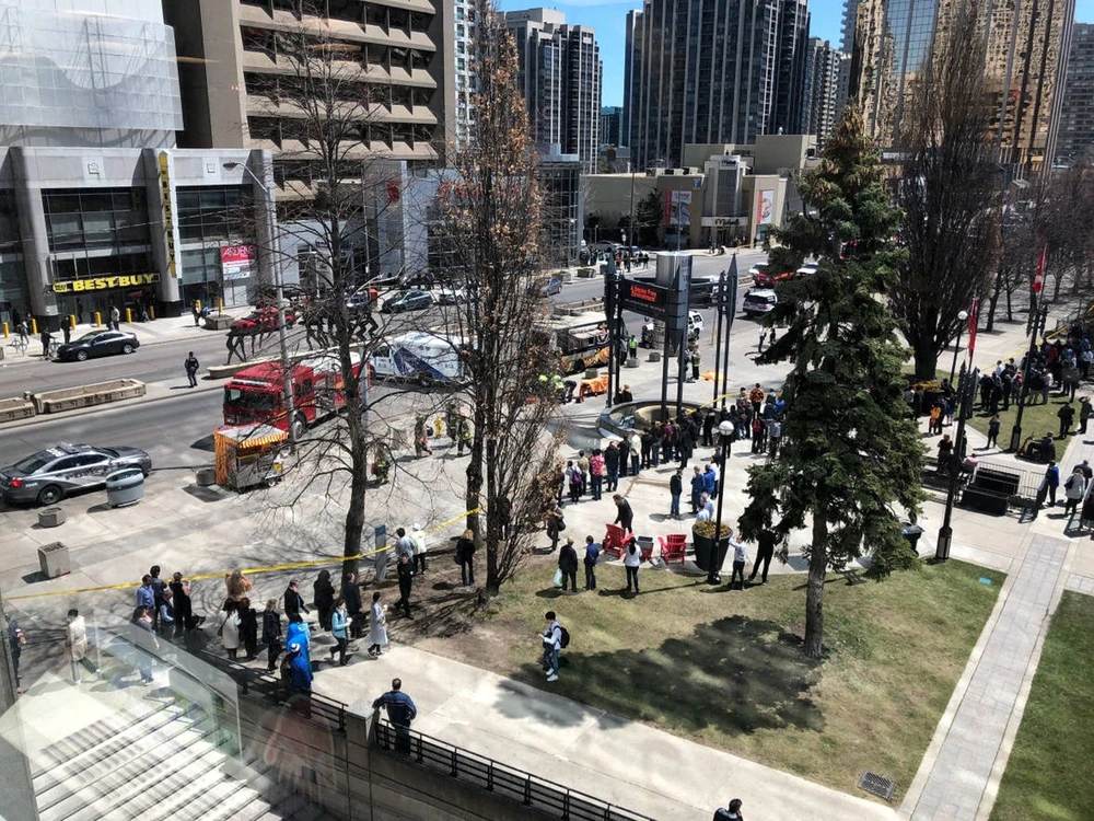 Vụ đâm xe khiến khoảng 25 người thương vong tại Canada: Không loại trừ khả năng khủng bố? ảnh 1 Vụ đâm xe khiến khoảng 25 người thương vong tại Canada: Không loại trừ khả năng khủng bố? ảnh 1