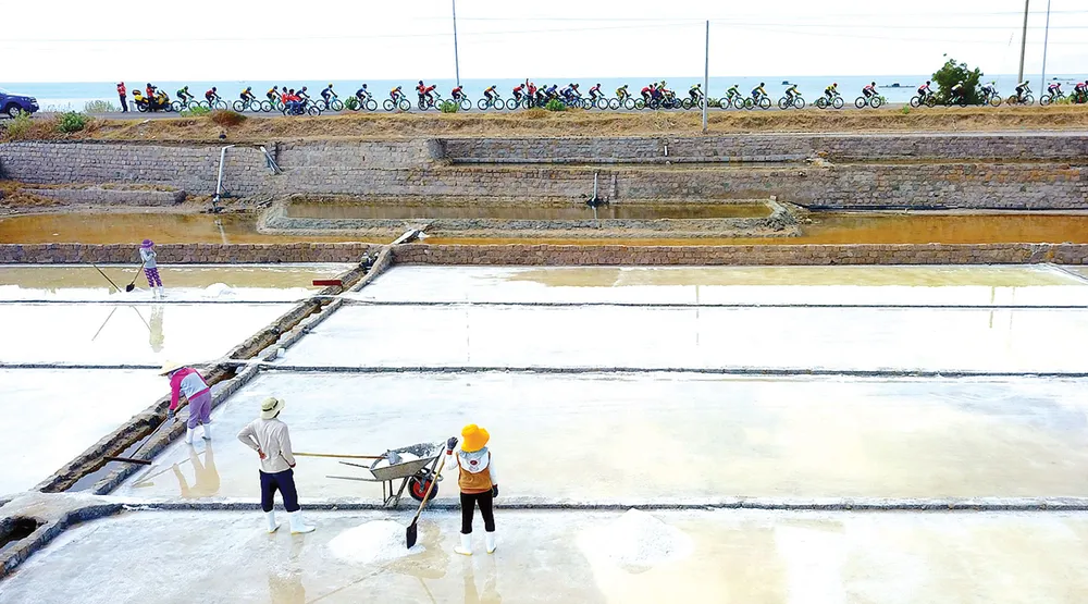 Nẻo đường quê hương ảnh 7