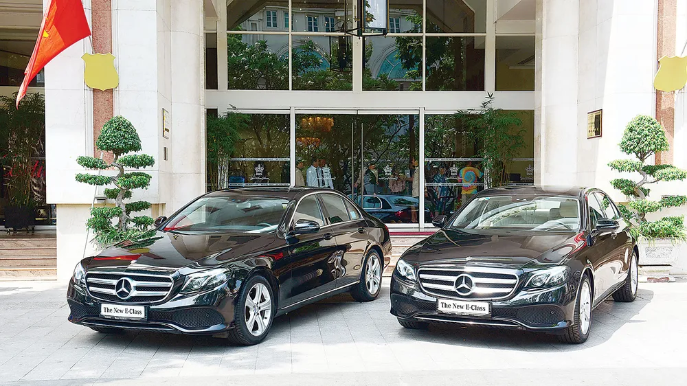 Mercedes-Benz bàn giao bộ đôi E 250 thế hệ mới cho khách sạn Rex: Những dấu ấn vượt thời gia ảnh 2 Mercedes-Benz bàn giao bộ đôi E 250 thế hệ mới cho khách sạn Rex: Những dấu ấn vượt thời gia ảnh 2