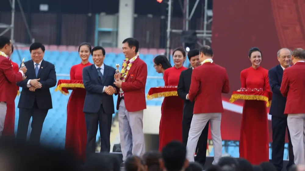 HLV Park Hang-seo: “Chúng tôi sẽ nỗ lực để giành chiến thắng ở AFF Cup“ ảnh 15