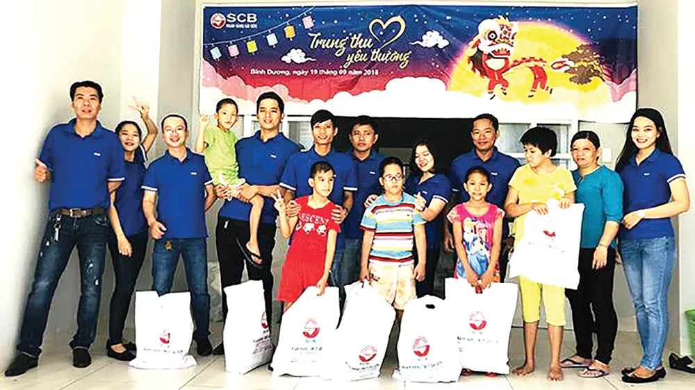 SCB cùng khách hàng mang Trung thu đến mọi miền ảnh 3 SCB cùng khách hàng mang Trung thu đến mọi miền ảnh 3